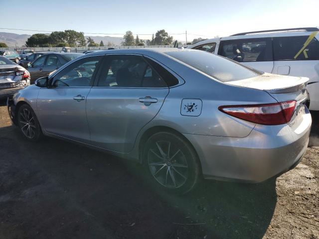  TOYOTA CAMRY 2015 Srebrny