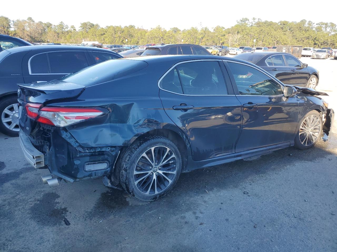 VIN 4T1B11HK7JU560802 2018 TOYOTA CAMRY no.3