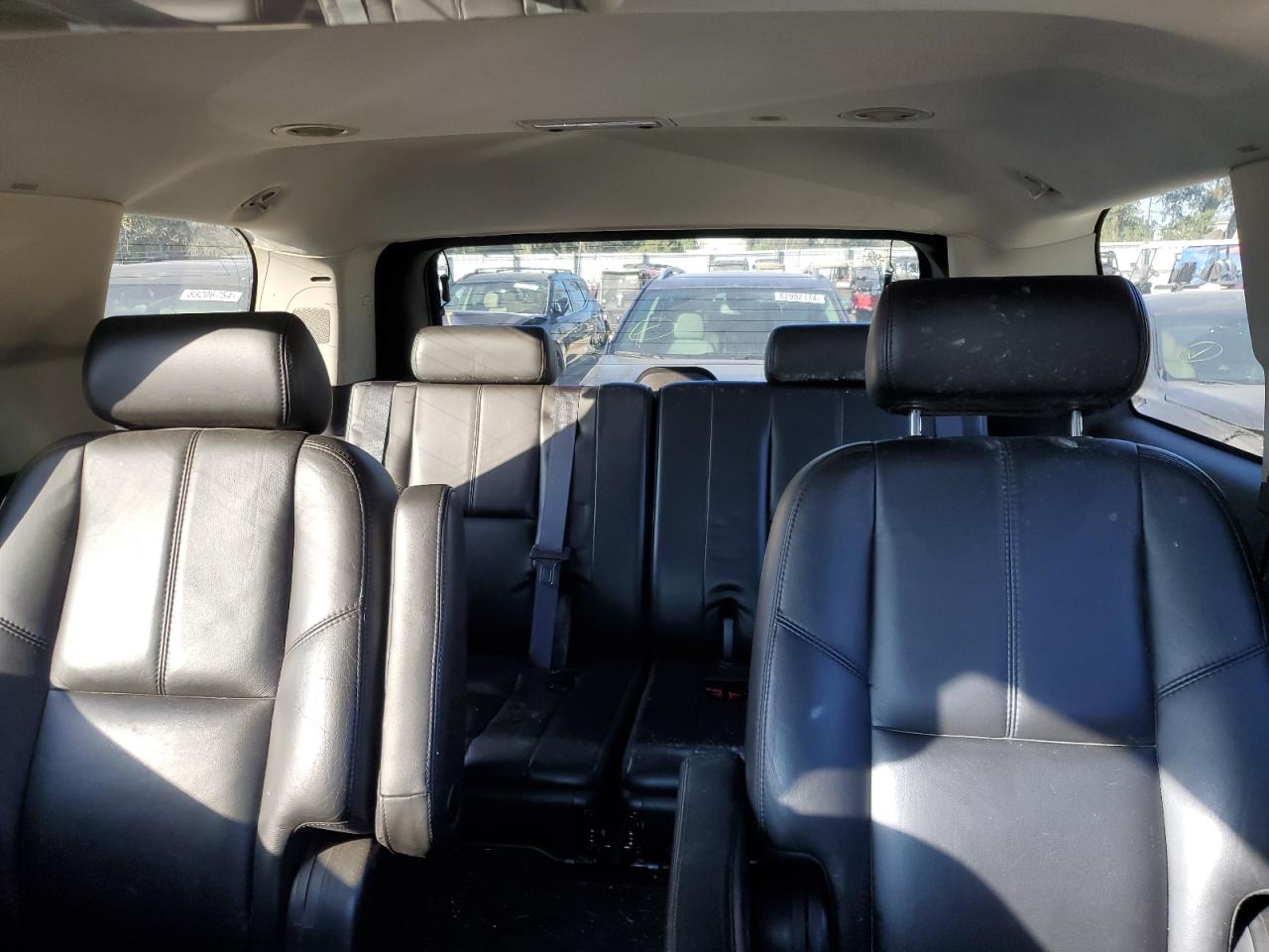 2007 GMC Yukon - Image 10