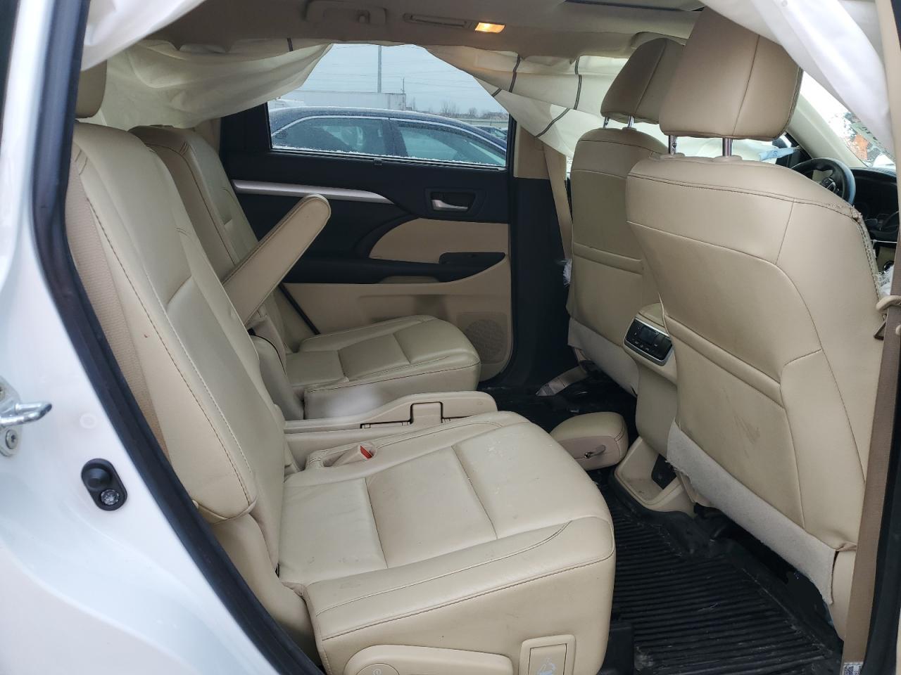 2018 Toyota Highlander - Image 11
