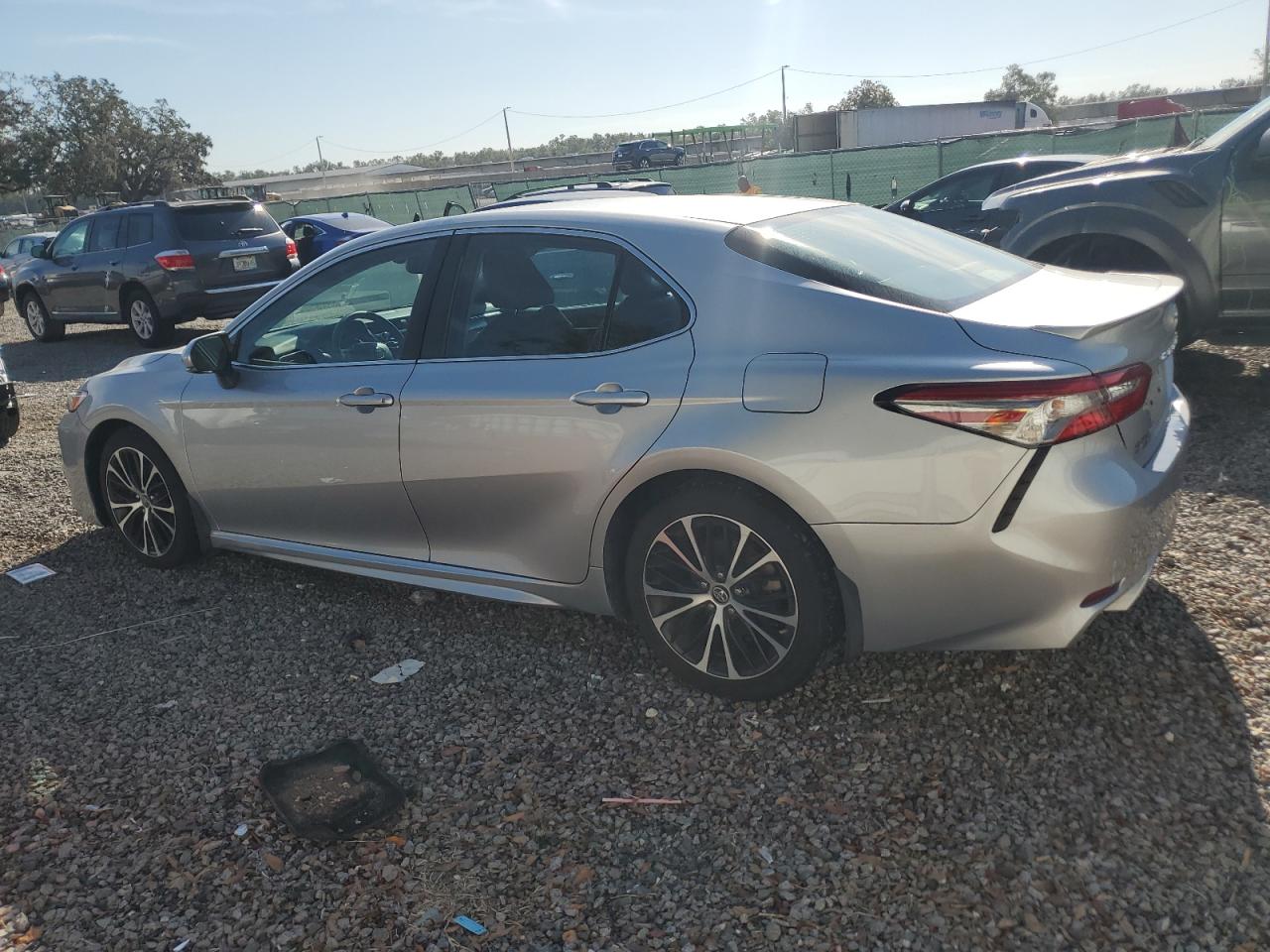 4T1B11HK1JU593276 2018 TOYOTA CAMRY - Image 2