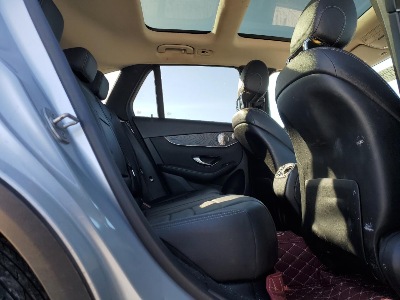 2016 Mercedes-Benz GLC - Image 11