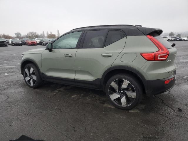  VOLVO XC40 2023 Зеленый