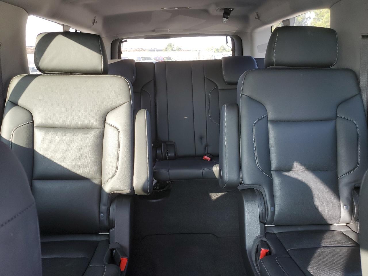 2020 Chevrolet Suburban - Image 10