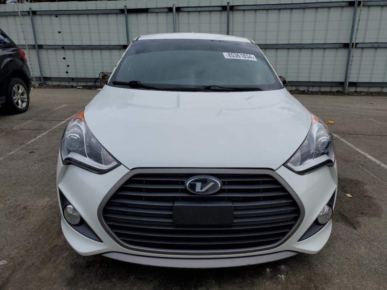 2016 Hyundai Veloster - Image 5