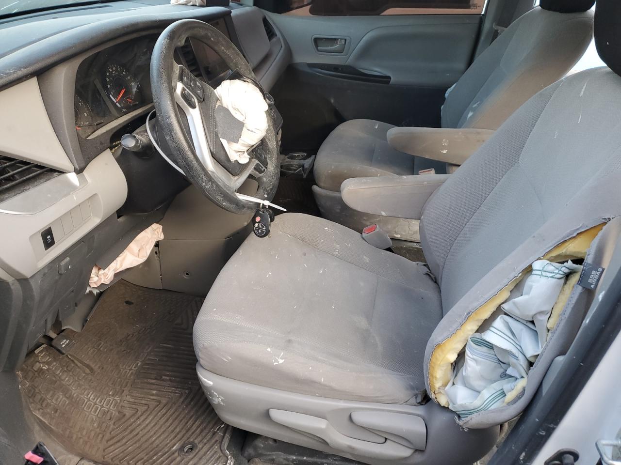 2015 Toyota Sienna - Image 7
