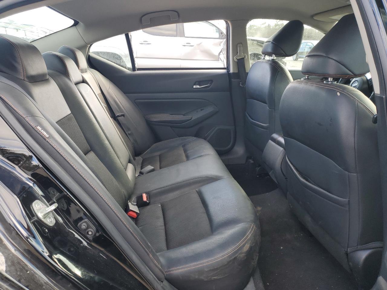 2020 Nissan Altima - Image 10