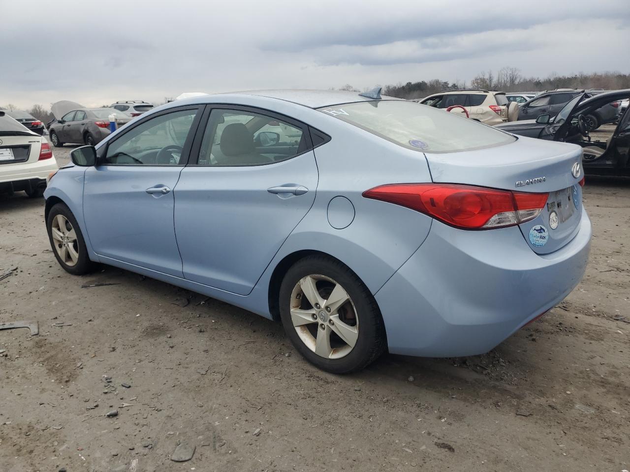 VIN KMHDH4AE2DU486686 2013 HYUNDAI ELANTRA no.2