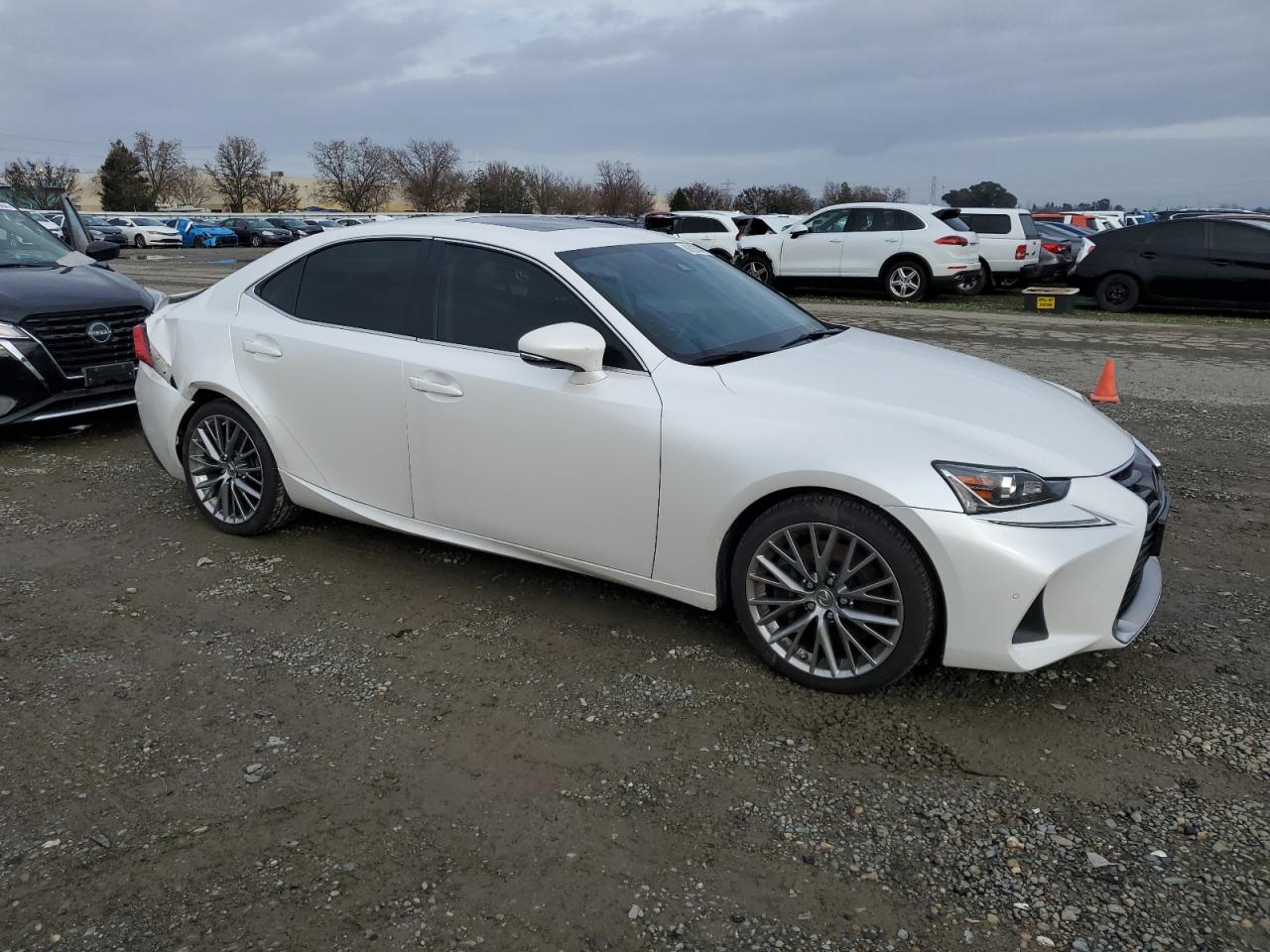 VIN JTHBA1D23K5088327 2019 LEXUS IS no.4