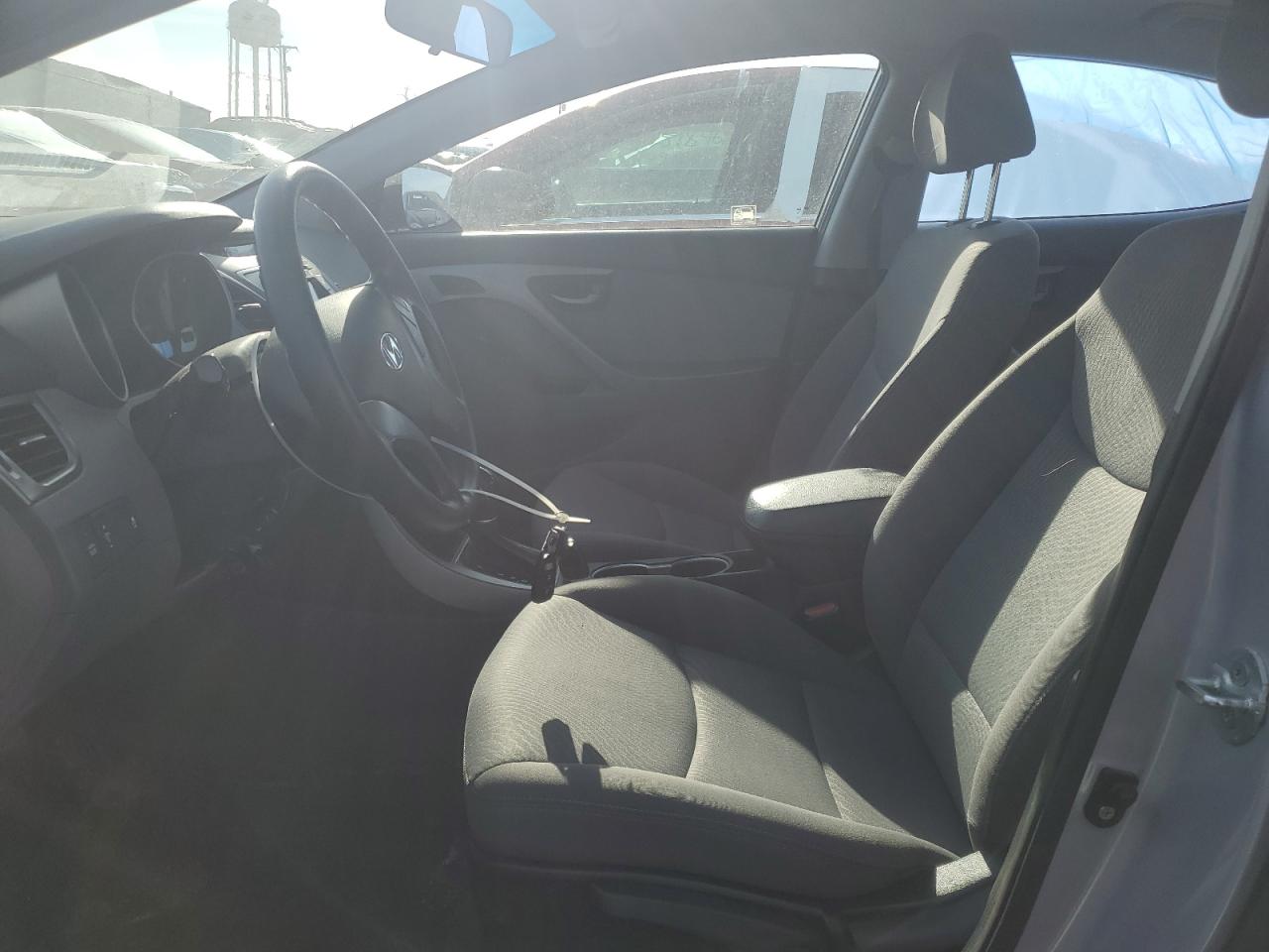 2014 Hyundai Elantra - Image 7