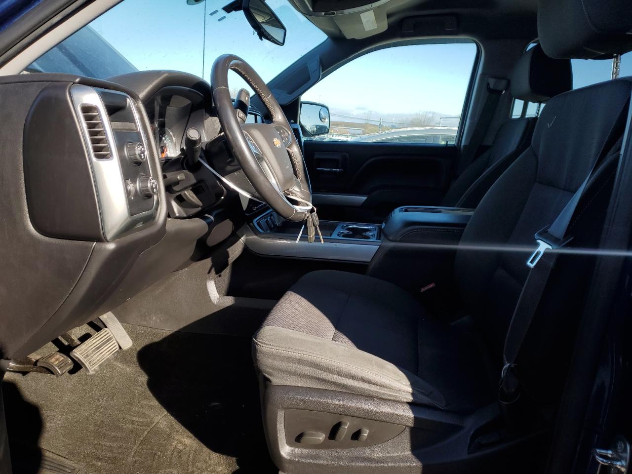 2015 Chevrolet Silverado - Image 7