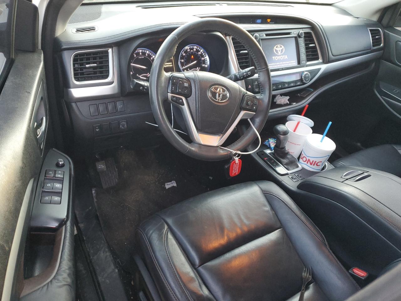 2015 Toyota Highlander - Image 8
