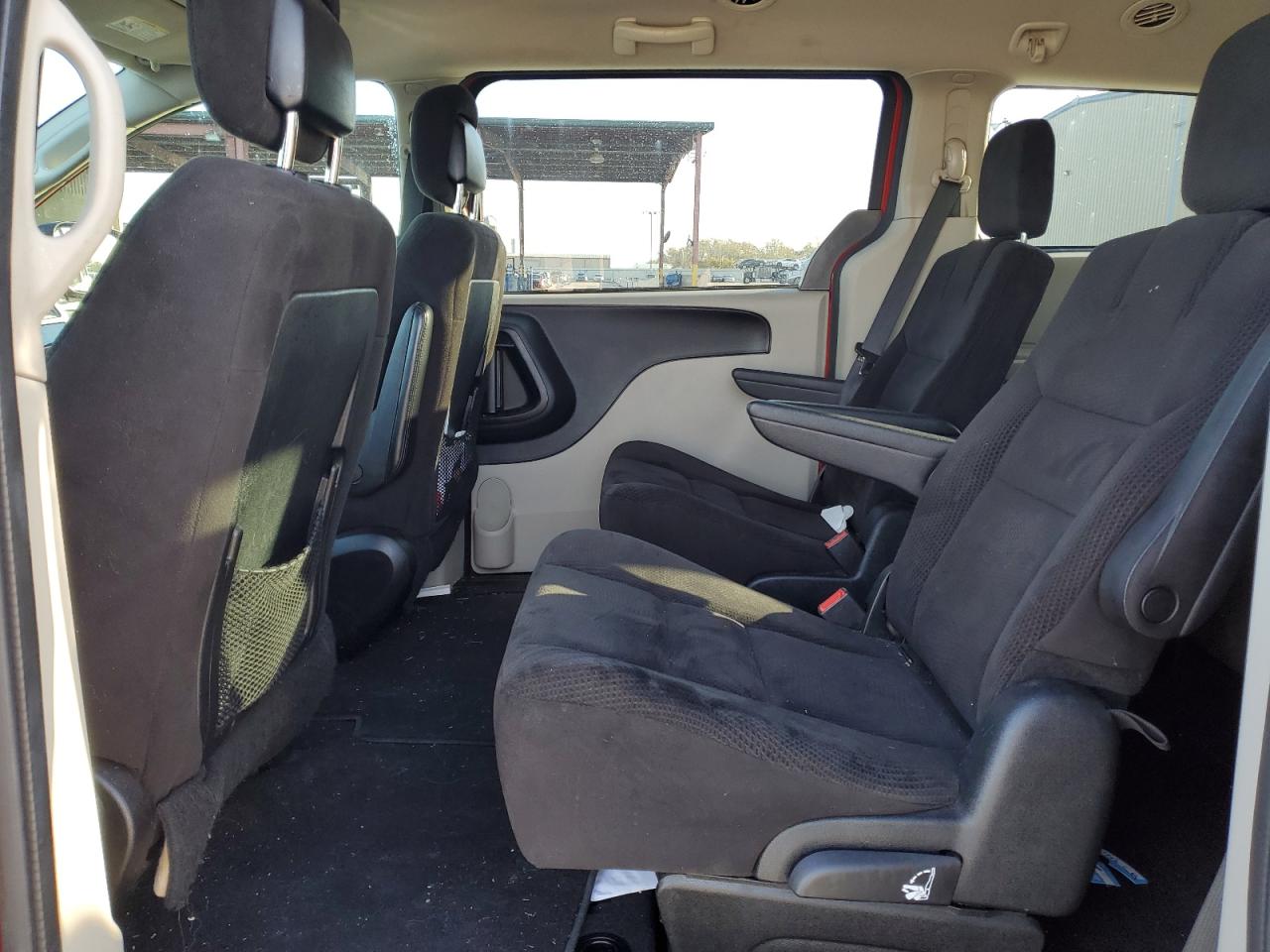 2014 Dodge Caravan - Image 10
