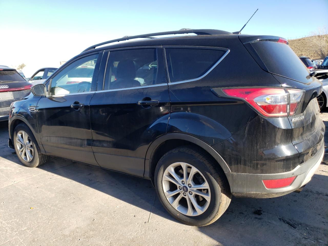 VIN 1FMCU9GD6HUA37133 2017 FORD ESCAPE no.2