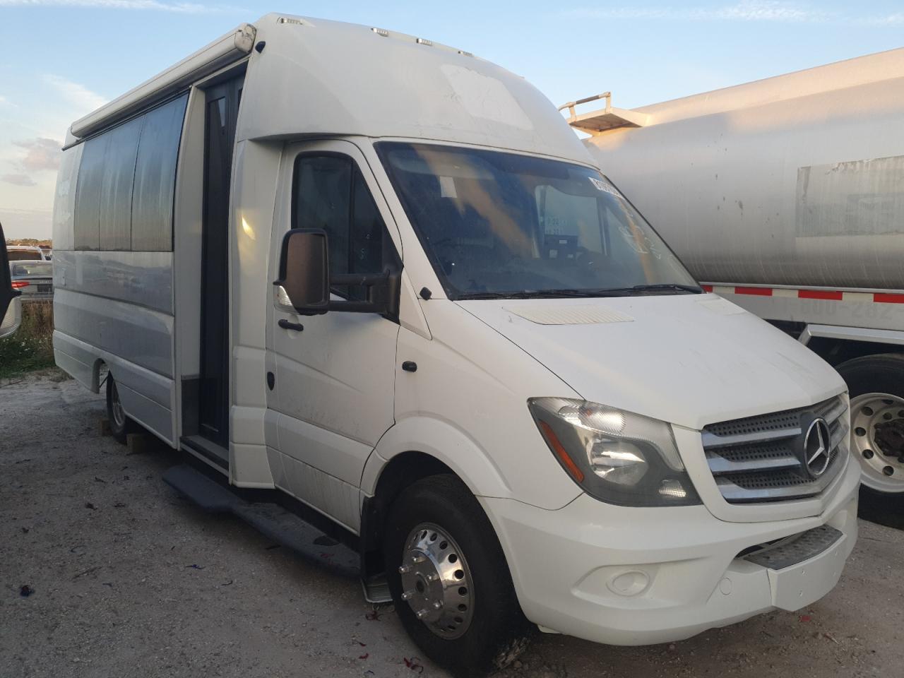 VIN WDAPF4CC2H9739939 2017 MERCEDES-BENZ SPRINTER no.4