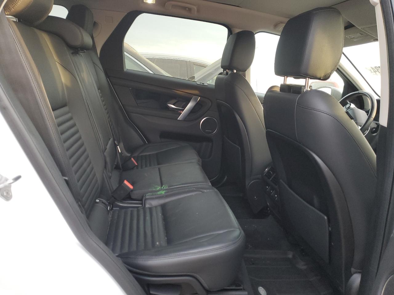 2020 Land Rover Discovery - Image 10