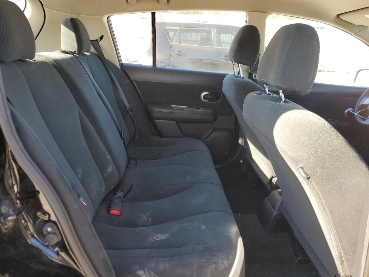 2011 Nissan Versa - Image 10