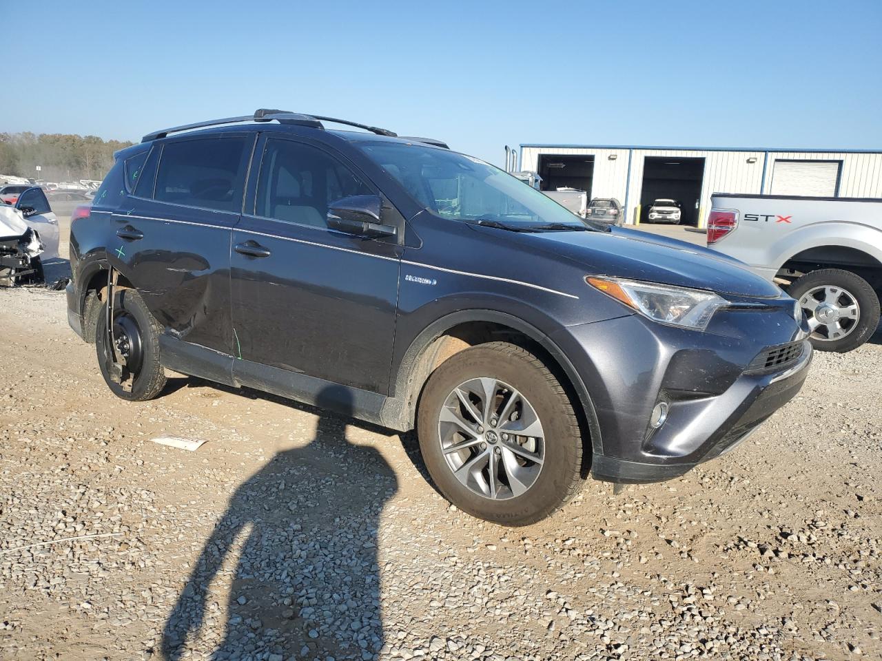 2017 Toyota RAV 4 - Image 4