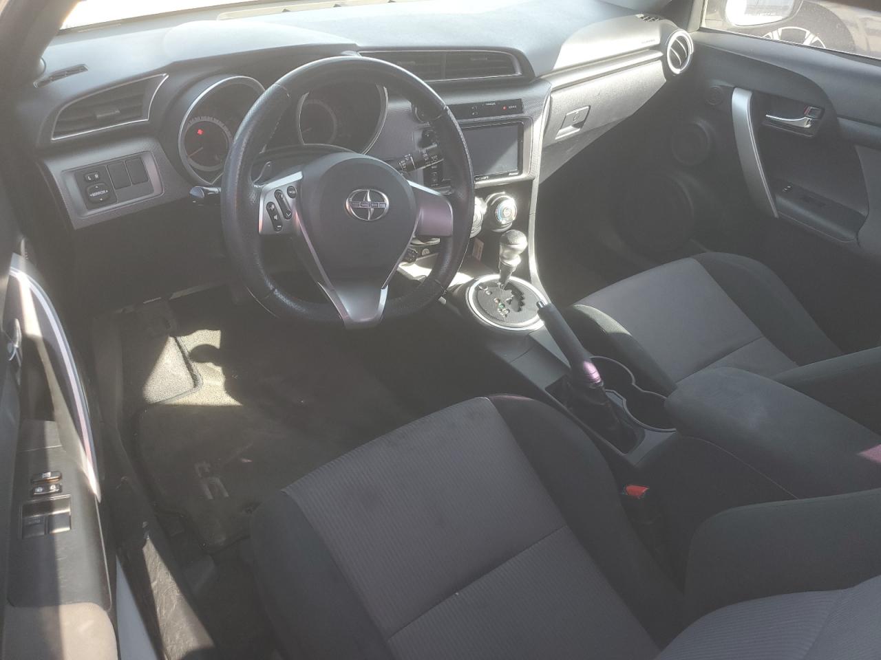2016 Scion tC - Image 8