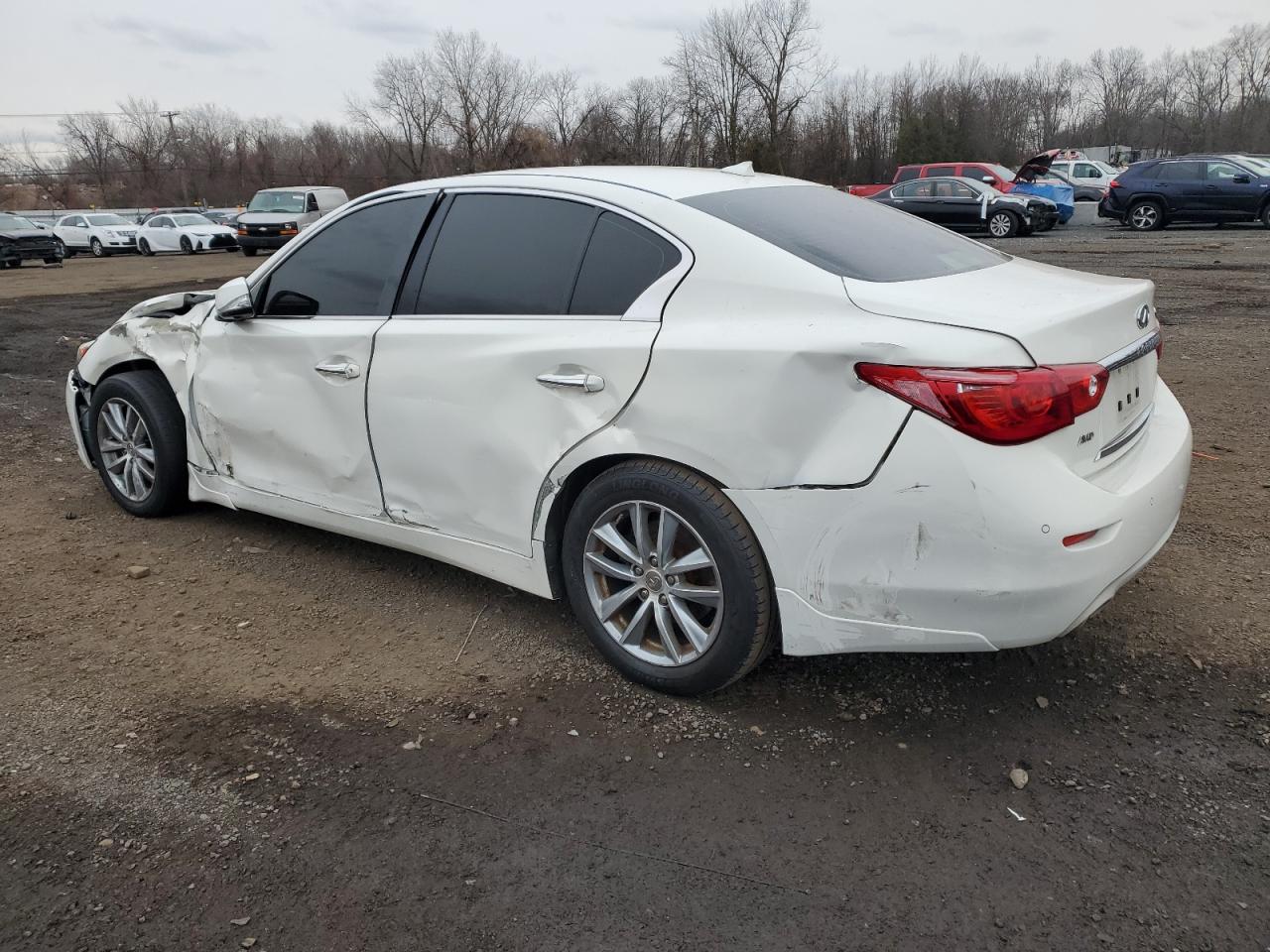 VIN JN1BV7AR2FM397358 2015 INFINITI Q50 no.2