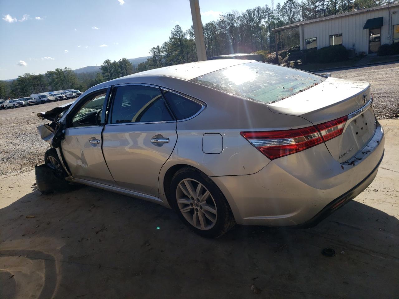 2013 Toyota Avalon - Image 2