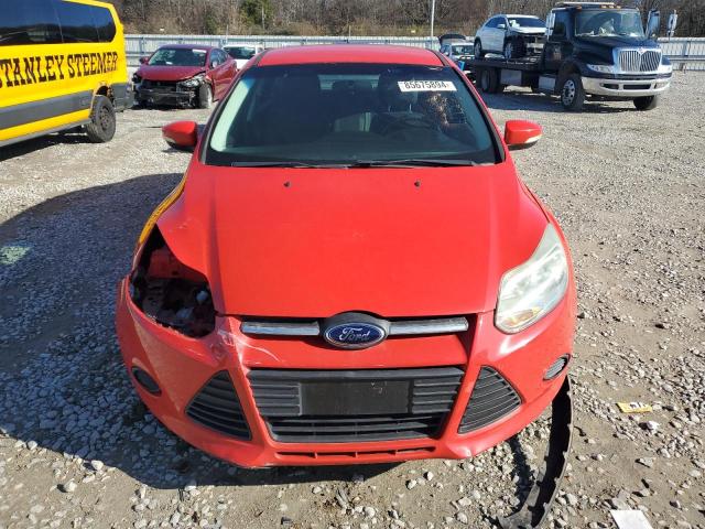 Sedans FORD FOCUS 2014 Czerwony