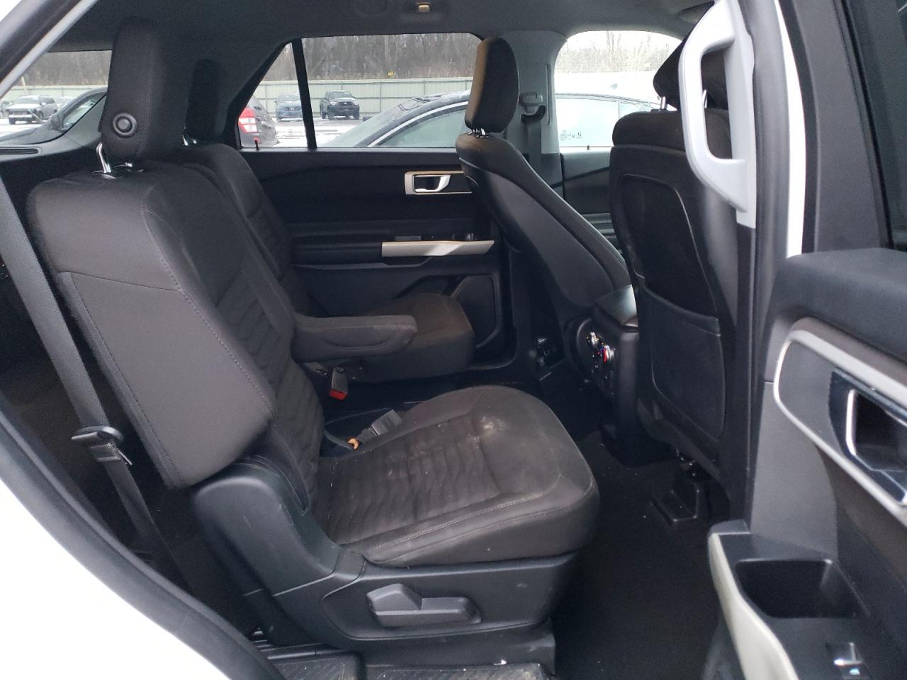 2020 Ford Explorer - Image 11