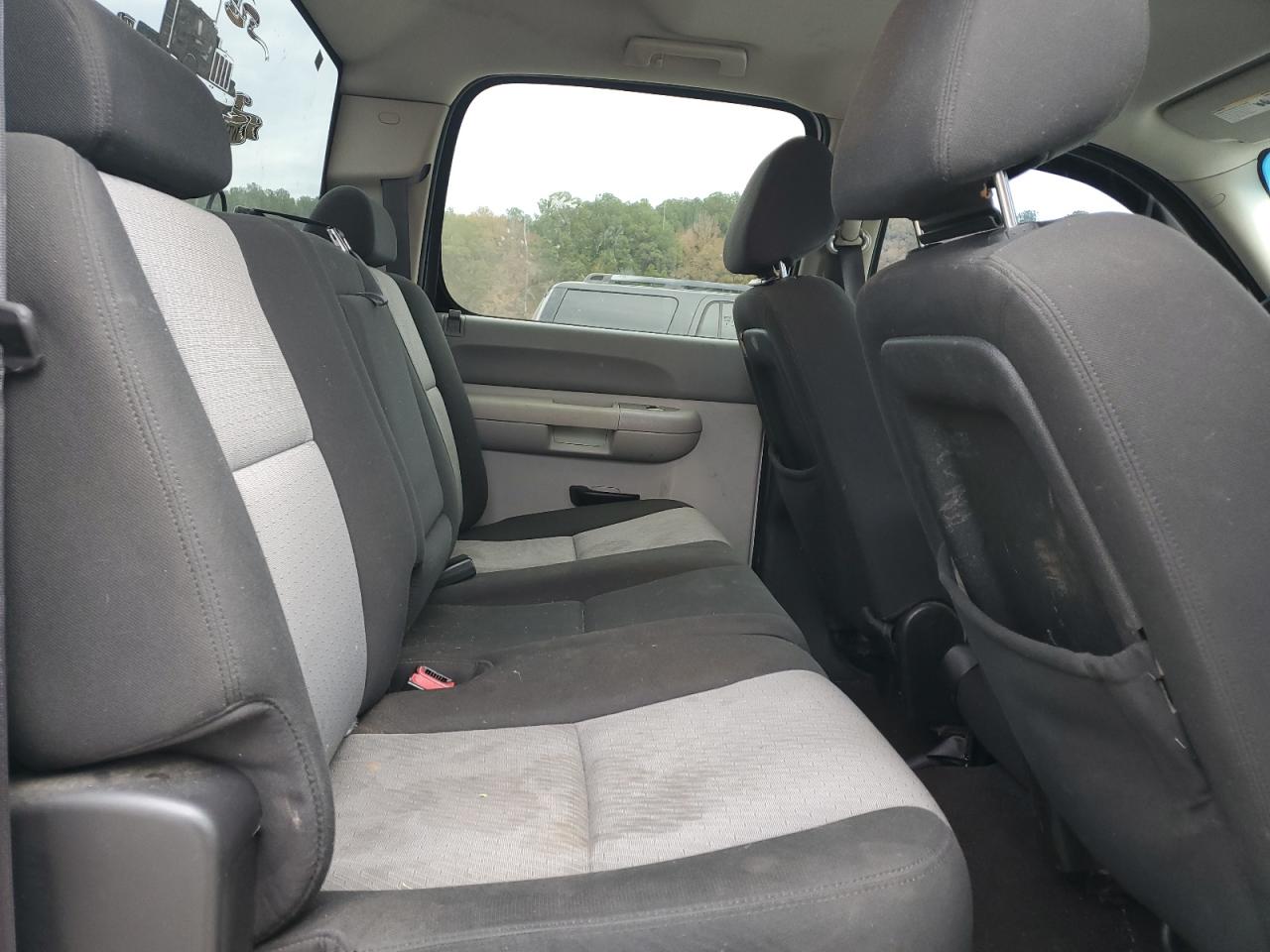 2009 Chevrolet Silverado - Image 10