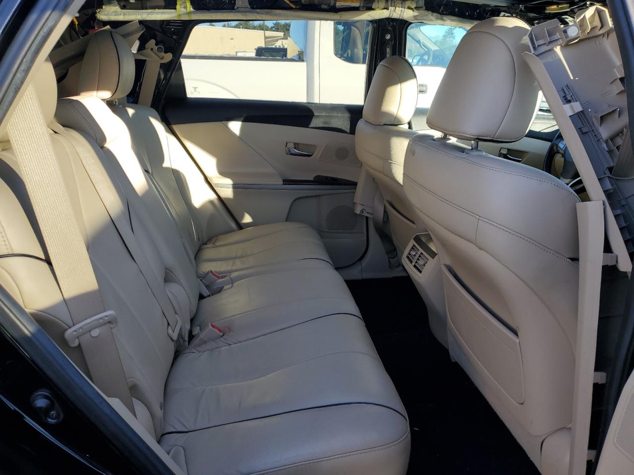 2010 Toyota Venza - Image 11