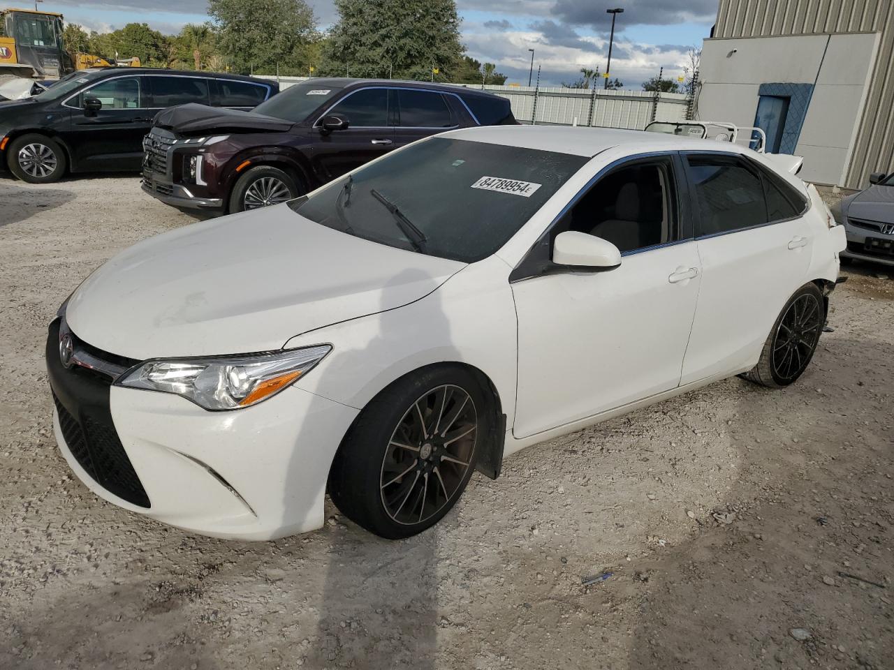 VIN 4T1BF1FK2HU354768 2017 TOYOTA CAMRY no.1