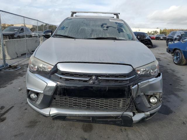  MITSUBISHI OUTLANDER 2018 Srebrny