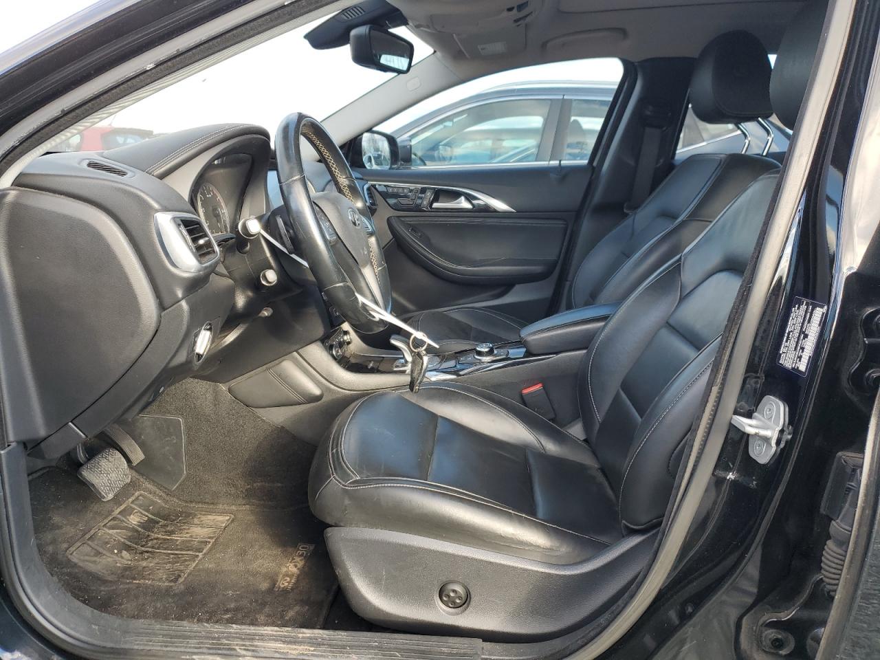 2017 Infiniti QX30 - Image 7