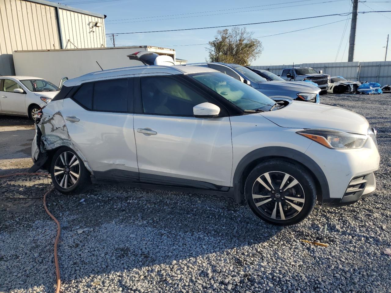 VIN 3N1CP5CU1JL507548 2018 NISSAN KICKS no.4