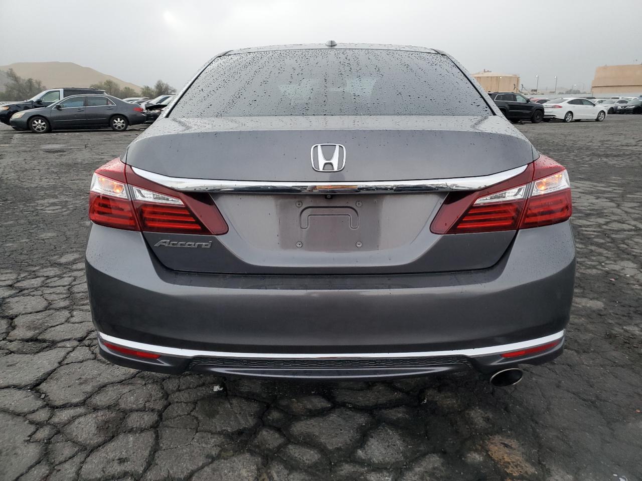 VIN 1HGCR2F77HA105631 2017 HONDA ACCORD no.6