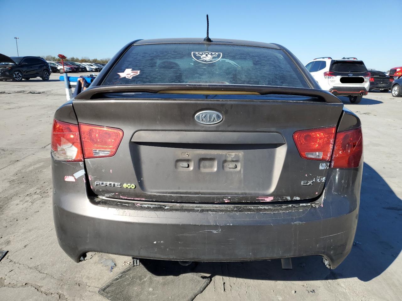 VIN KNAFU4A22D5725918 2013 KIA FORTE no.6