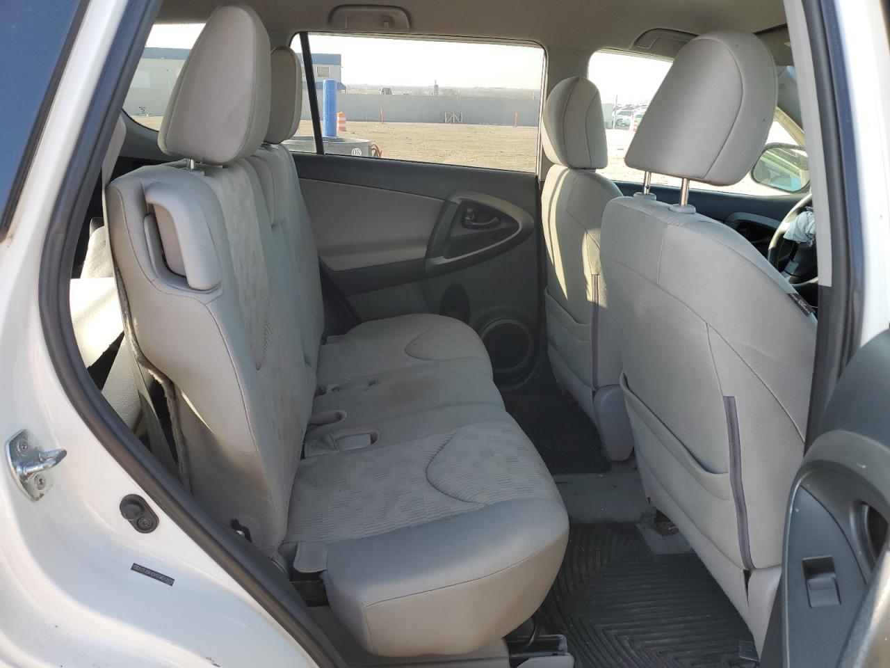 2012 Toyota RAV 4 - Image 11