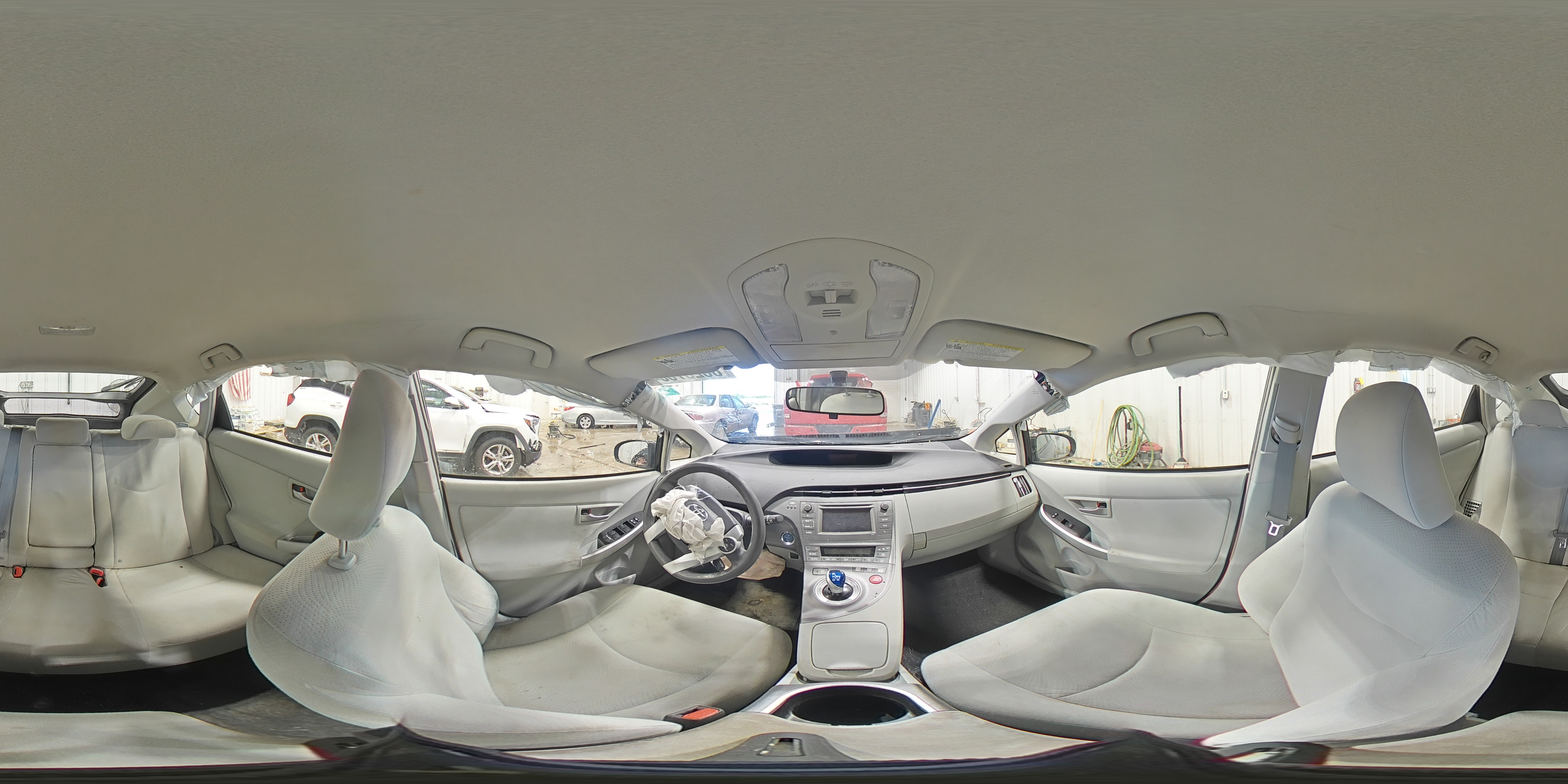 2014 Toyota Prius - Image 14