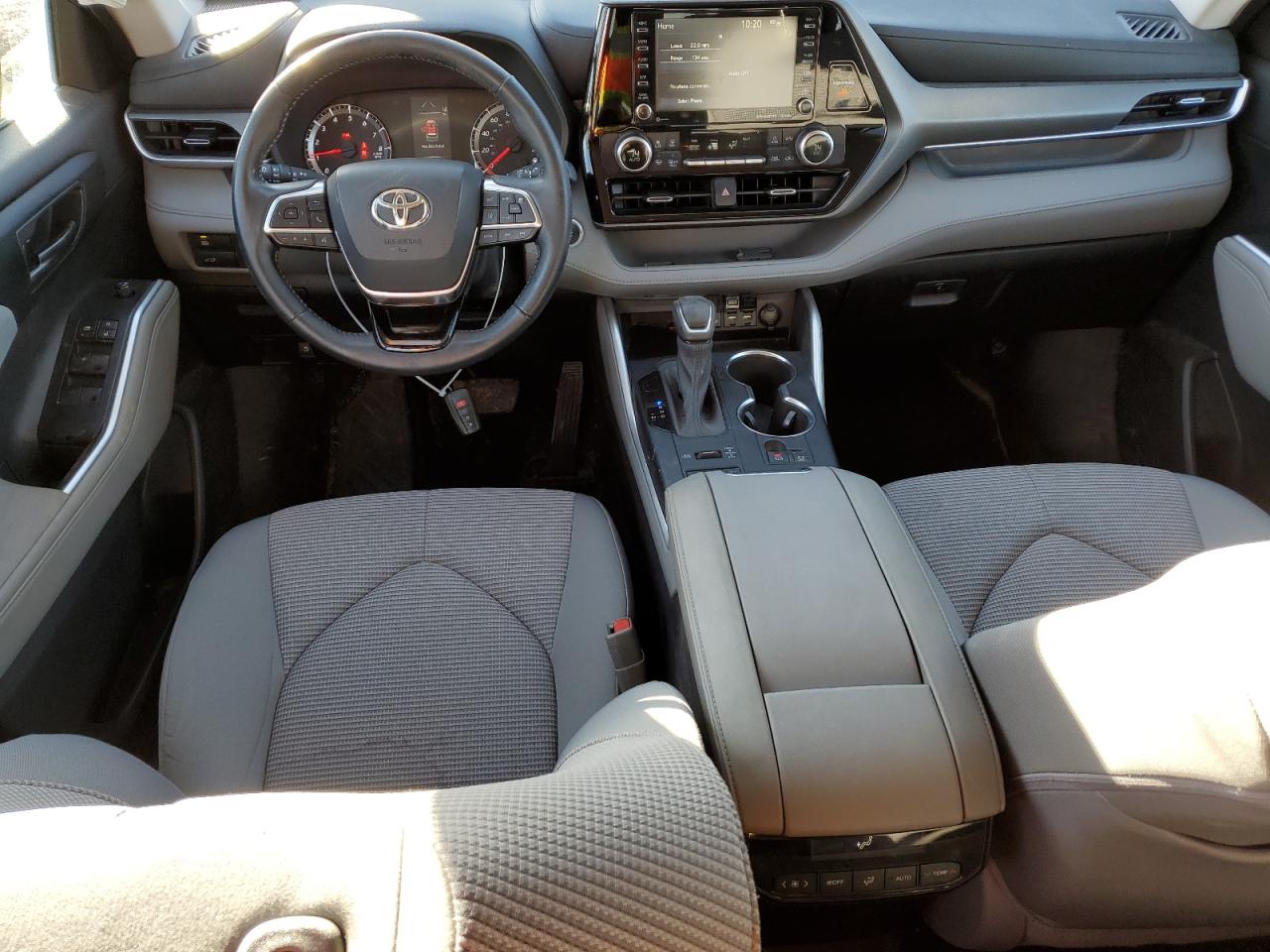 2021 Toyota Highlander - Image 8