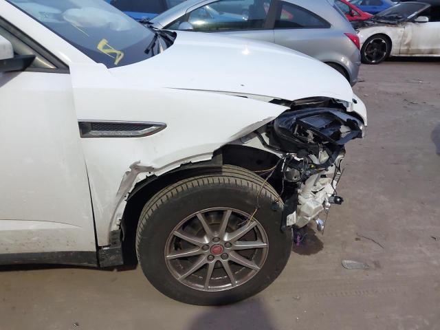 2018 JAGUAR E-PACE D 4