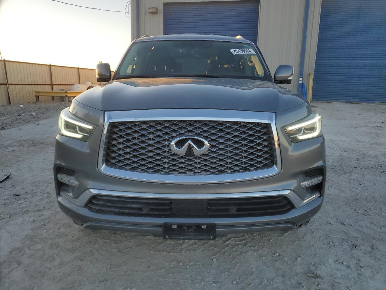 2018 Infiniti QX80 - Image 5