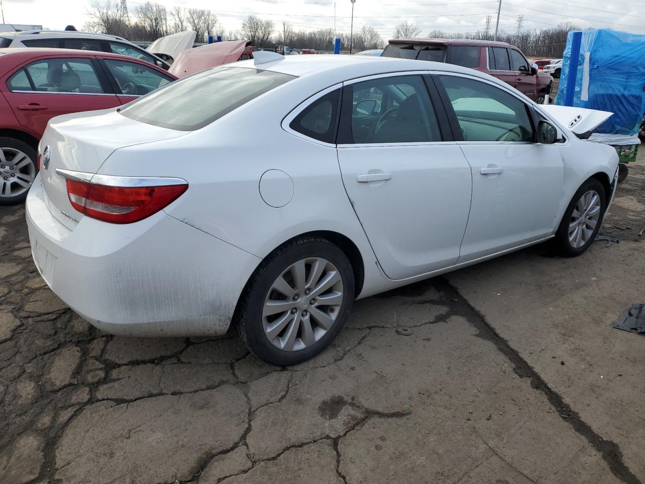 VIN 1G4PP5SK5G4154689 2016 BUICK VERANO no.3