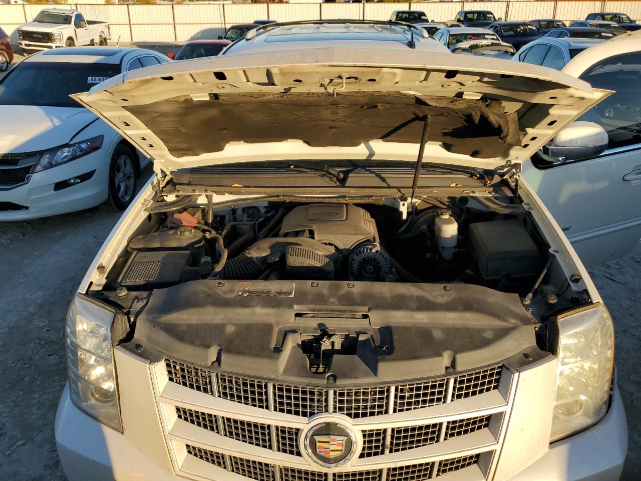2014 Cadillac Escalade - Image 12