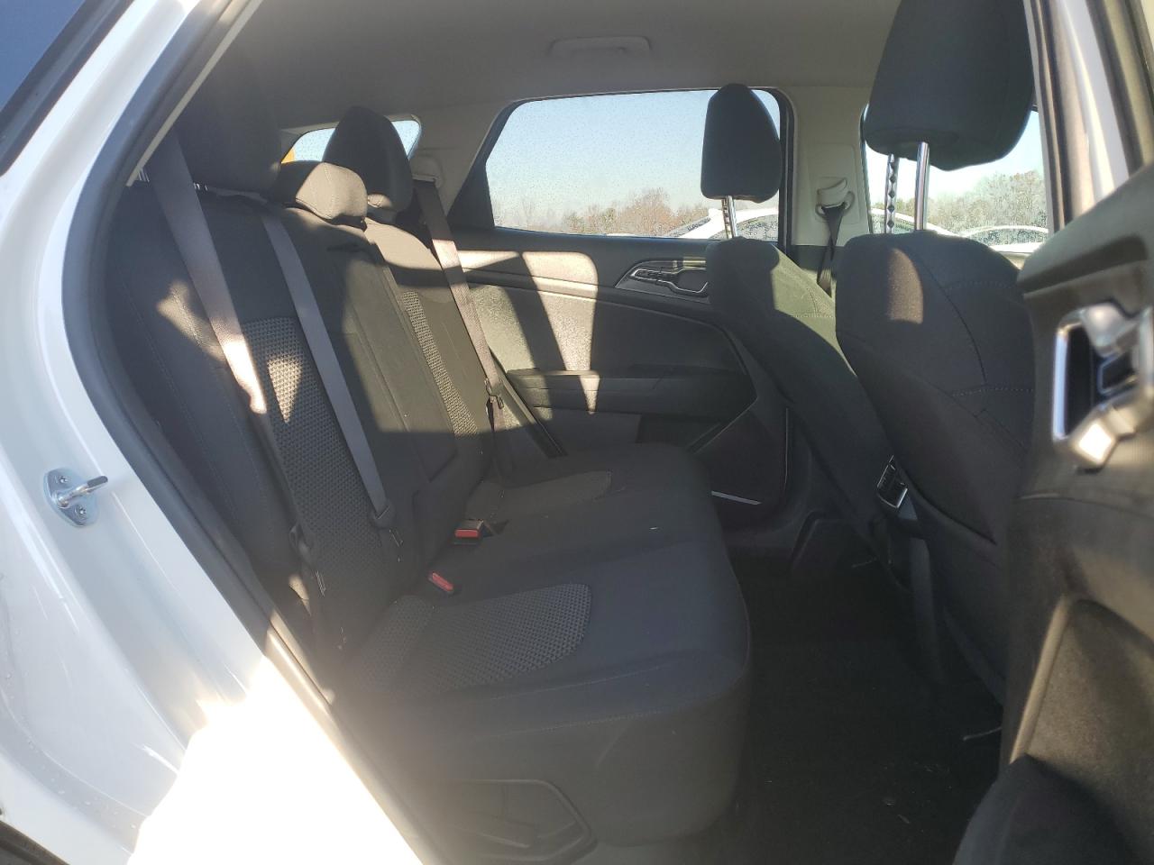 2023 Kia Sportage - Image 11