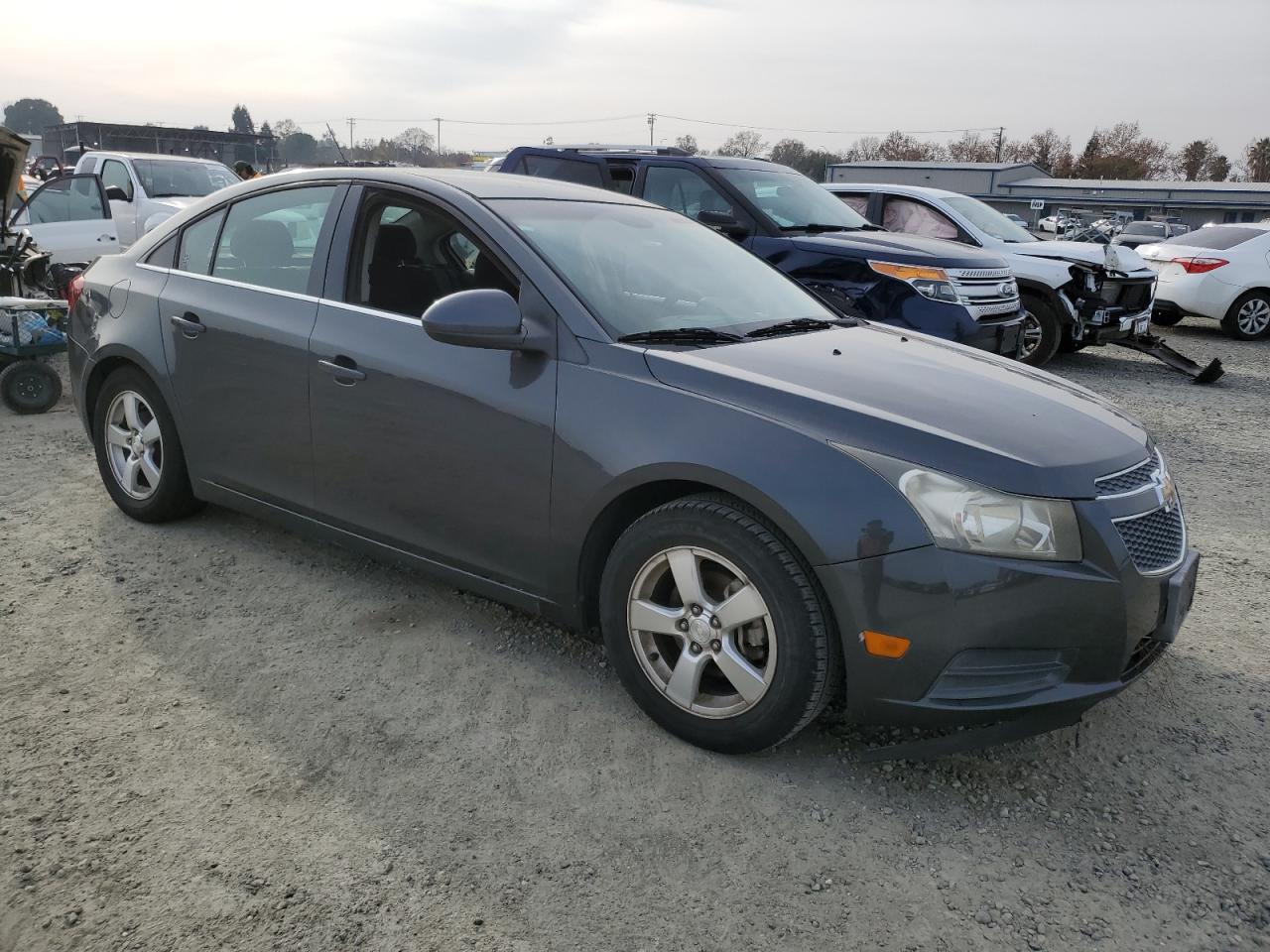 VIN 1G1PK5SB8D7157592 2013 CHEVROLET CRUZE no.4