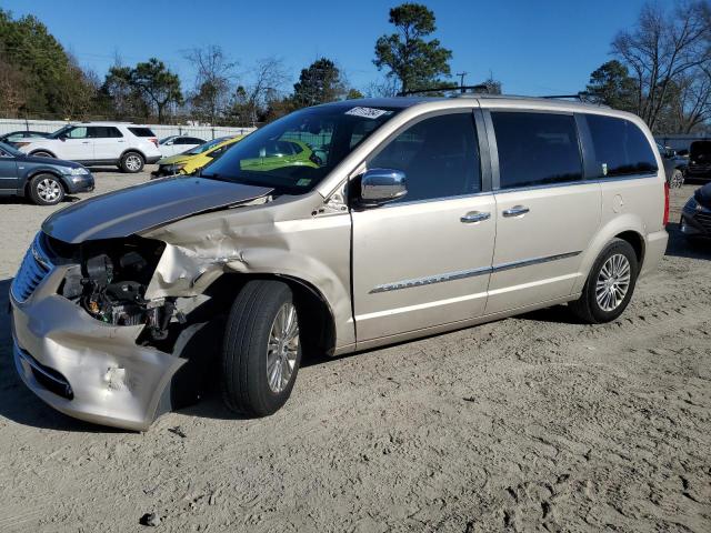 2013 Chrysler Town & Country Touring L