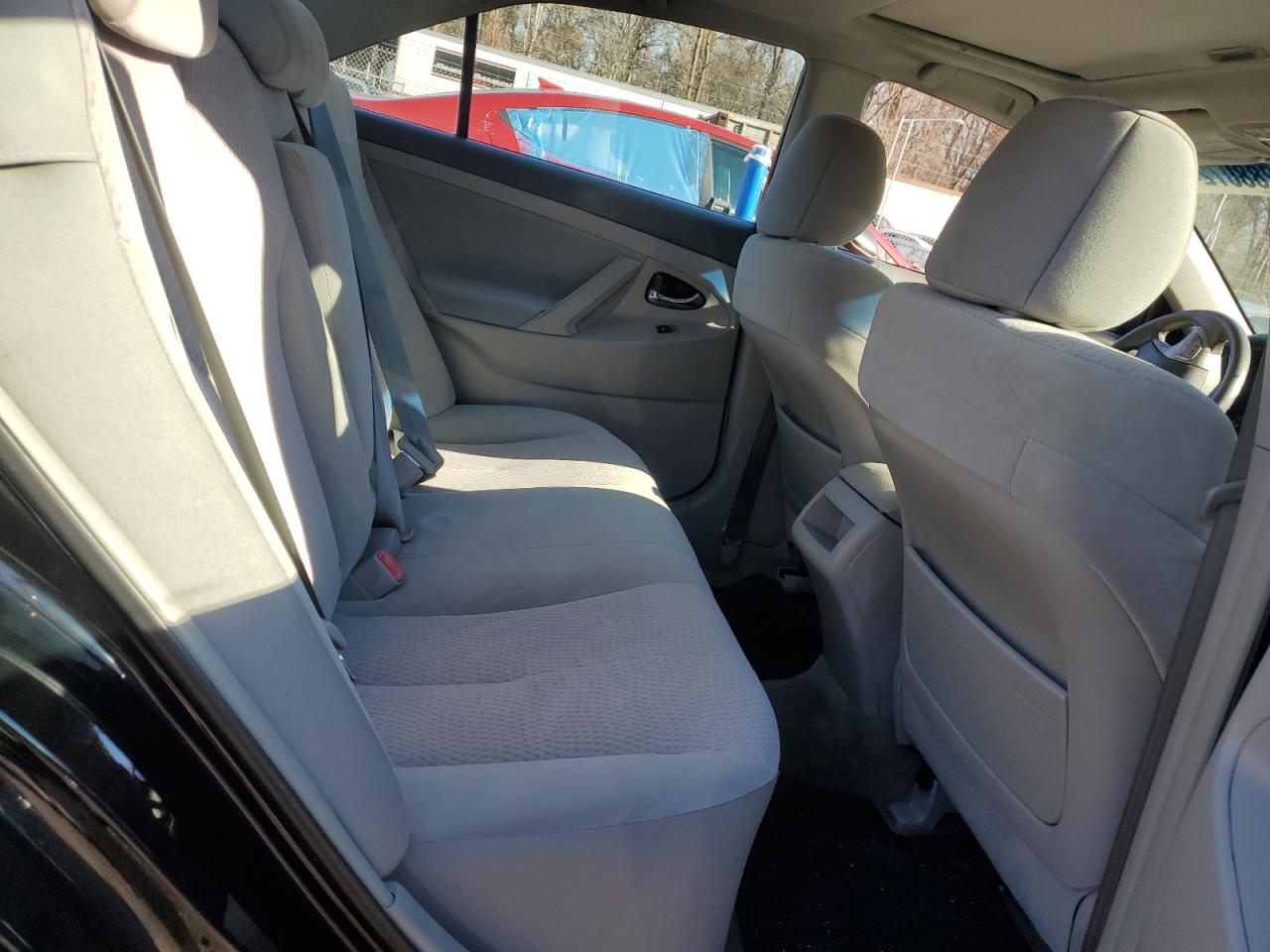 2011 Toyota Camry - Image 10