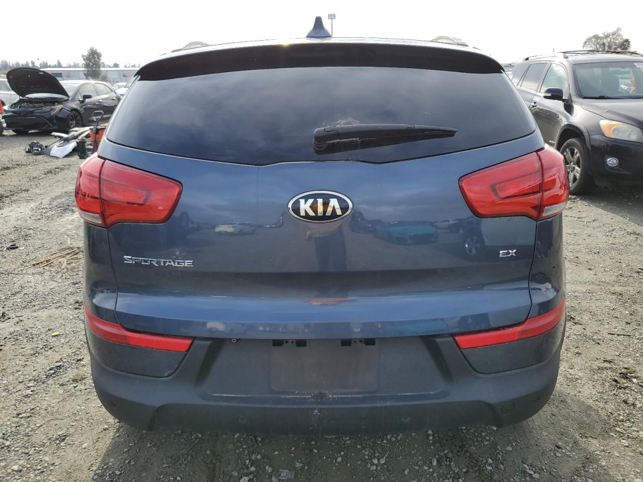 VIN KNDPCCAC3G7841070 2016 KIA SPORTAGE no.6