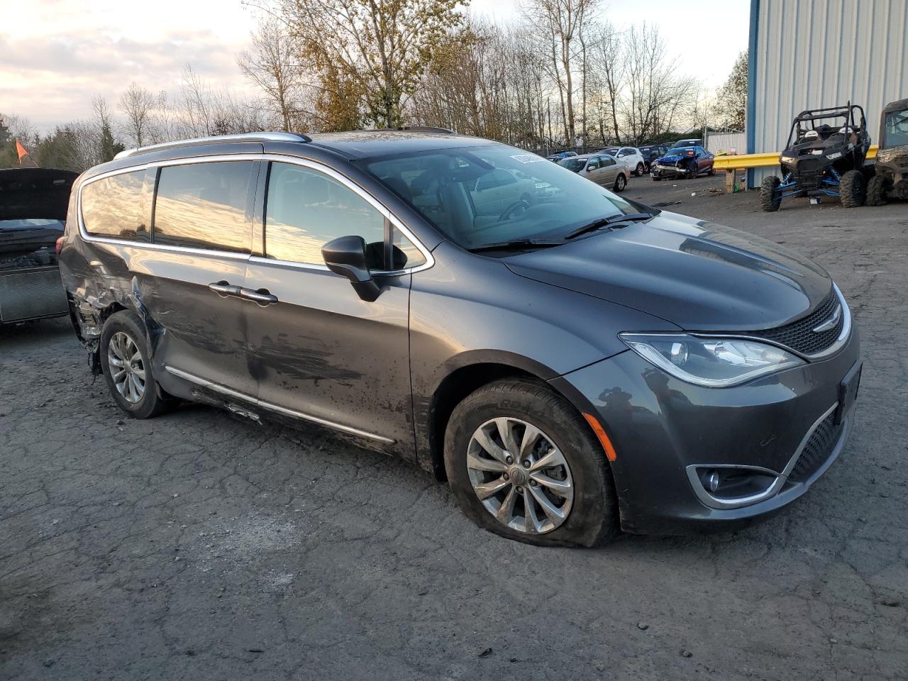 2019 Chrysler Pacifica - Image 4