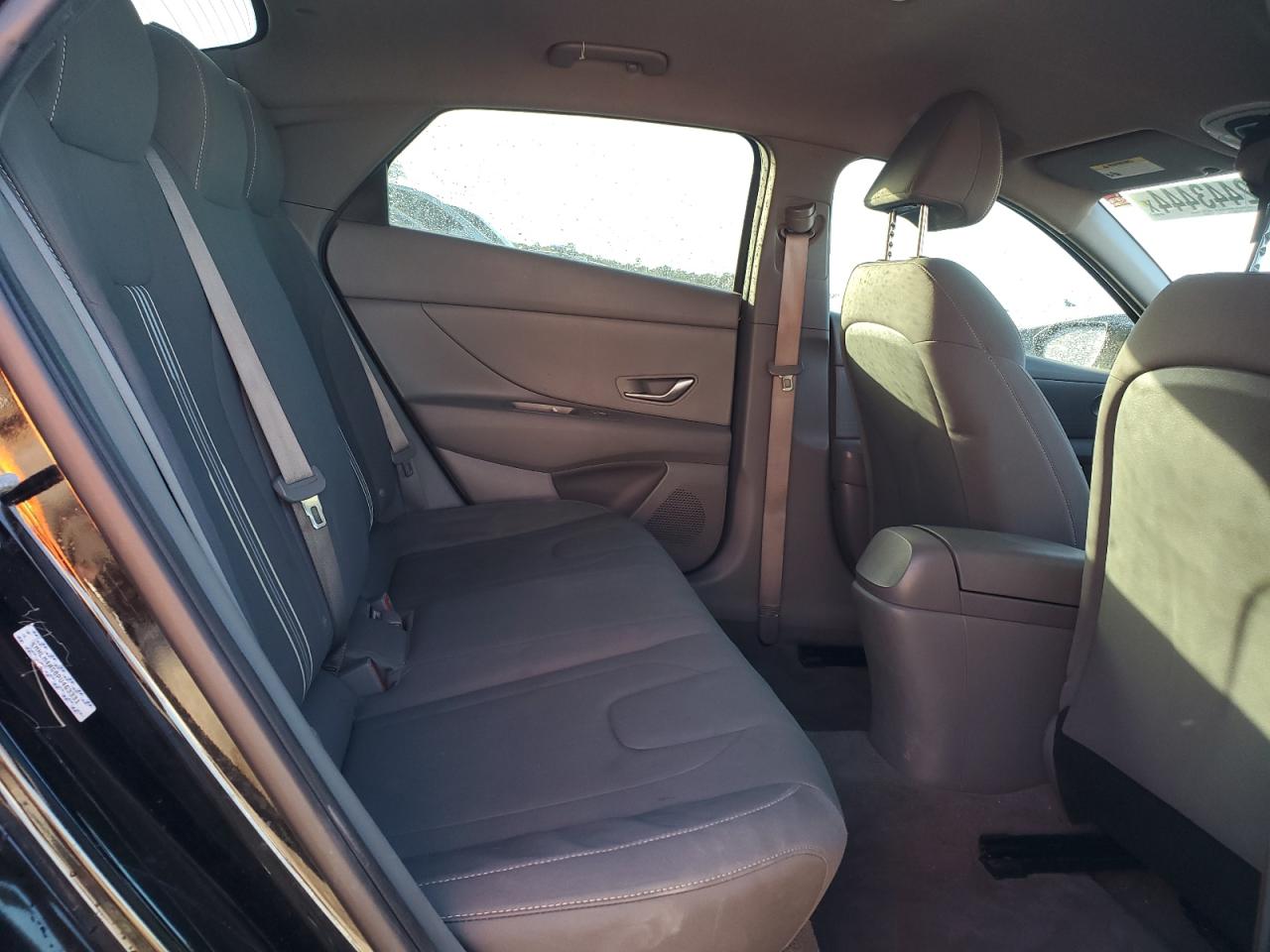 2023 Hyundai Elantra - Image 10