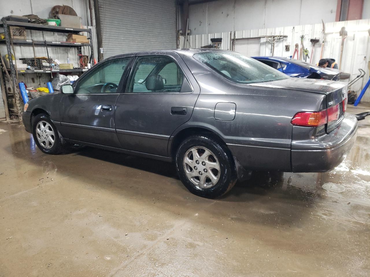 2000 Toyota Camry - Image 2